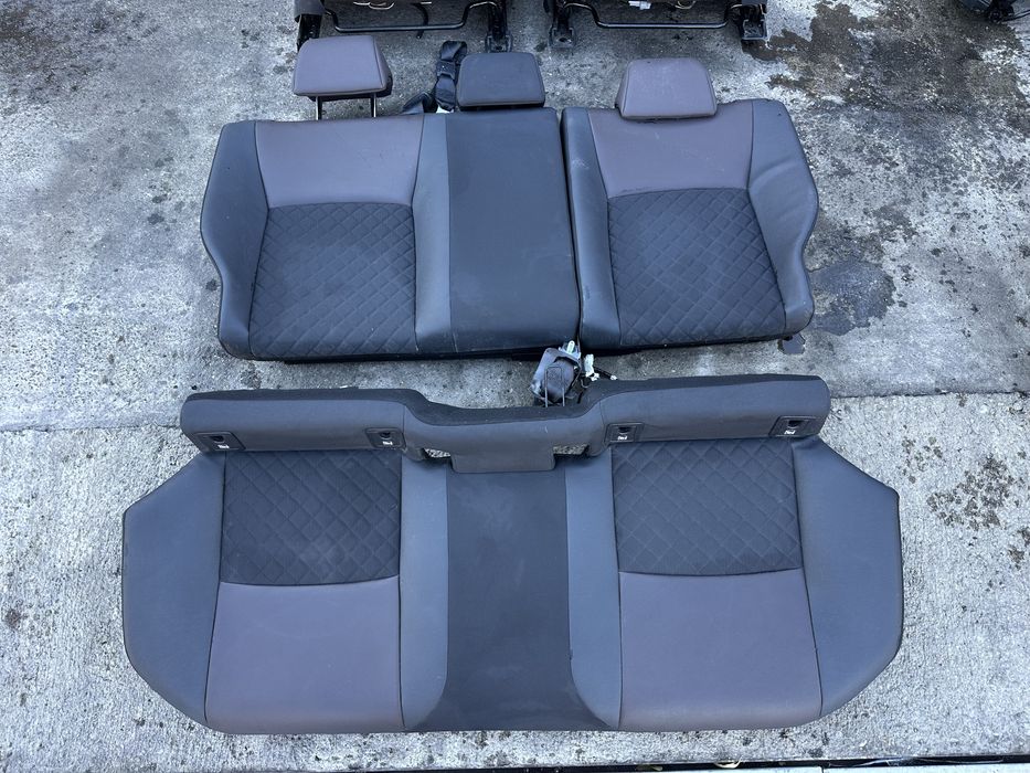 Interior piele / material Toyota CHR