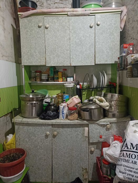 Отдам даром, Кухонный буфет