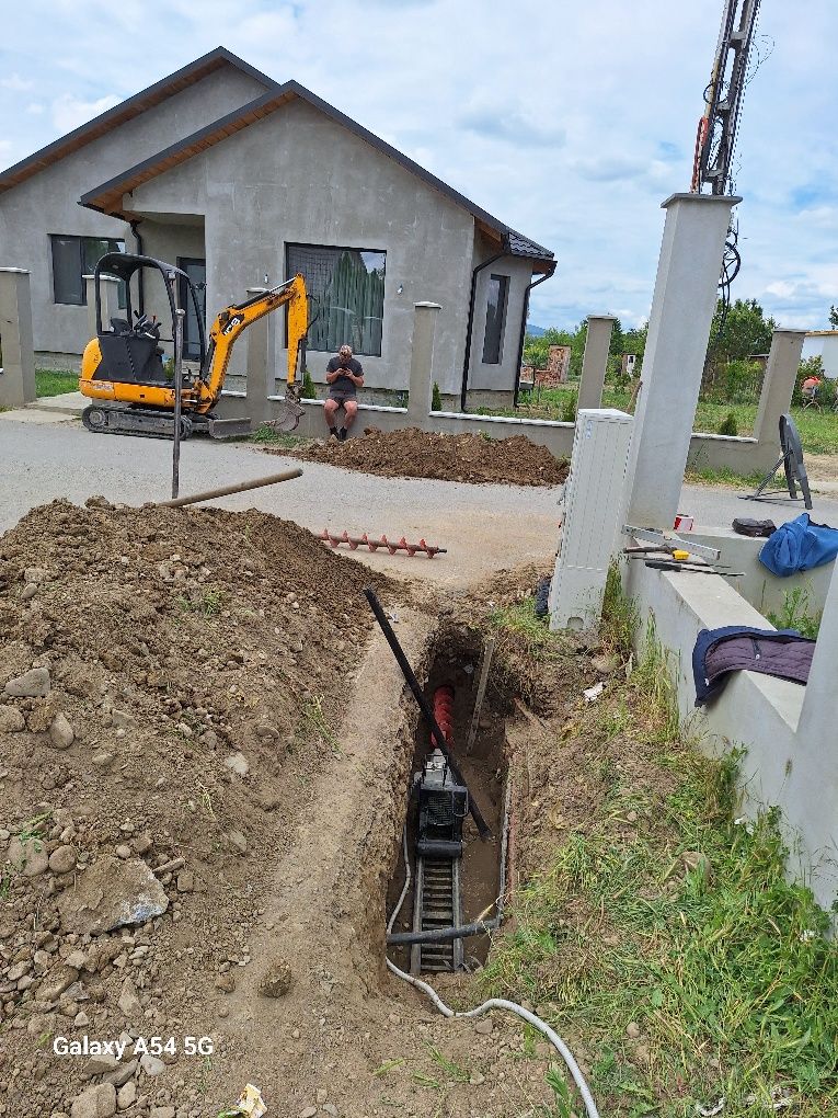 Excavari cu miniexcavator și bobcat