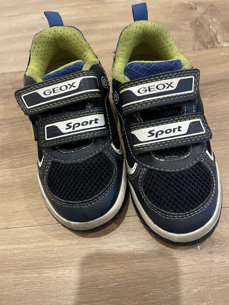 Adidasi/Pantofi Geox, marimea 26 cu leduri