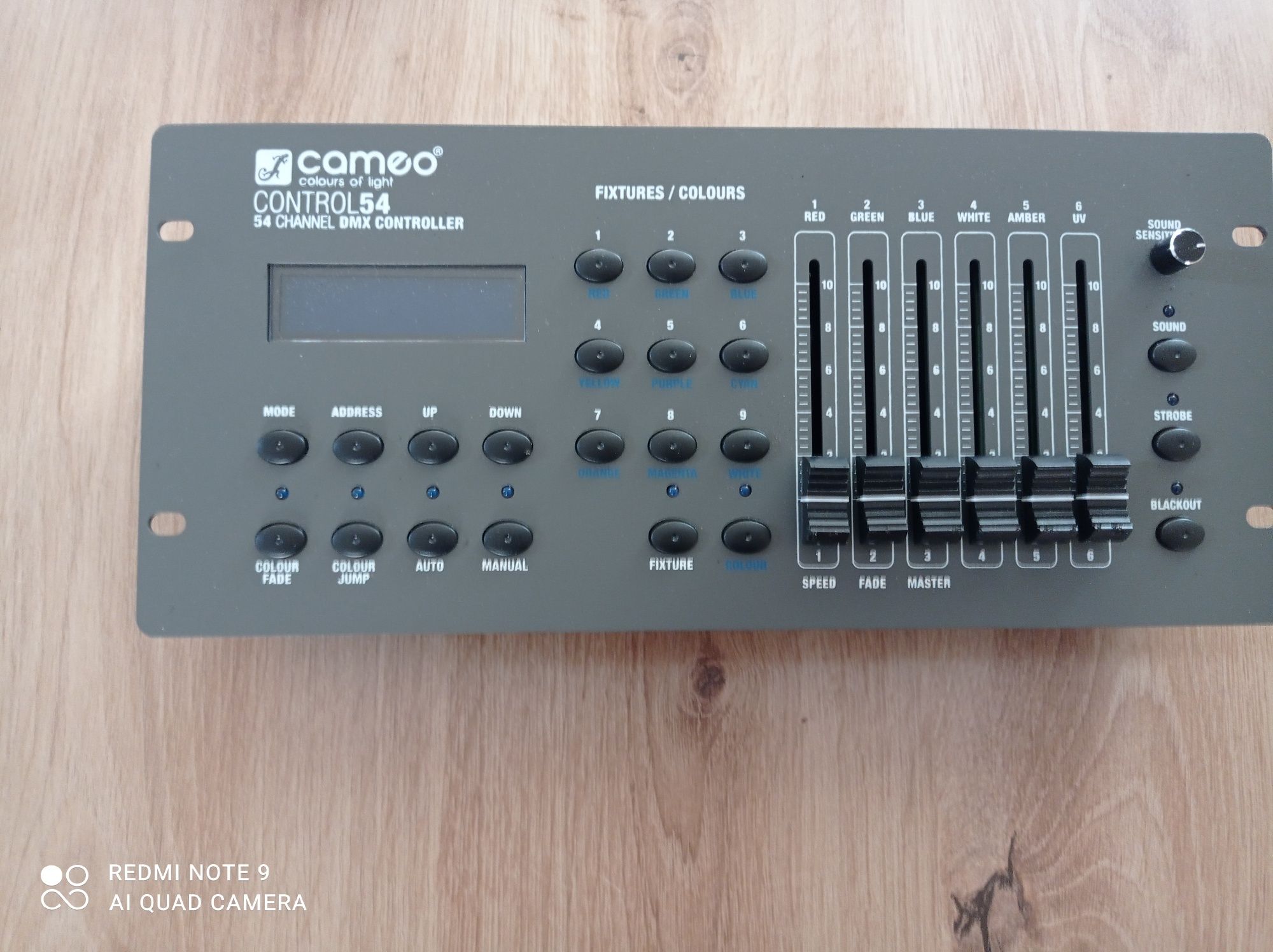 Consola jocuri de  lumini  DMX