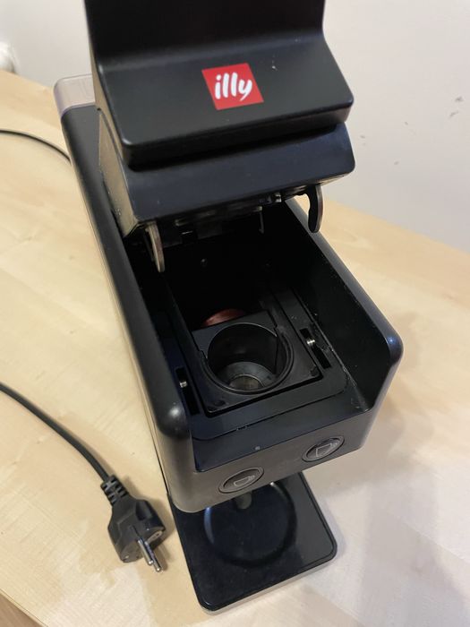Espressor Illy cu capsule