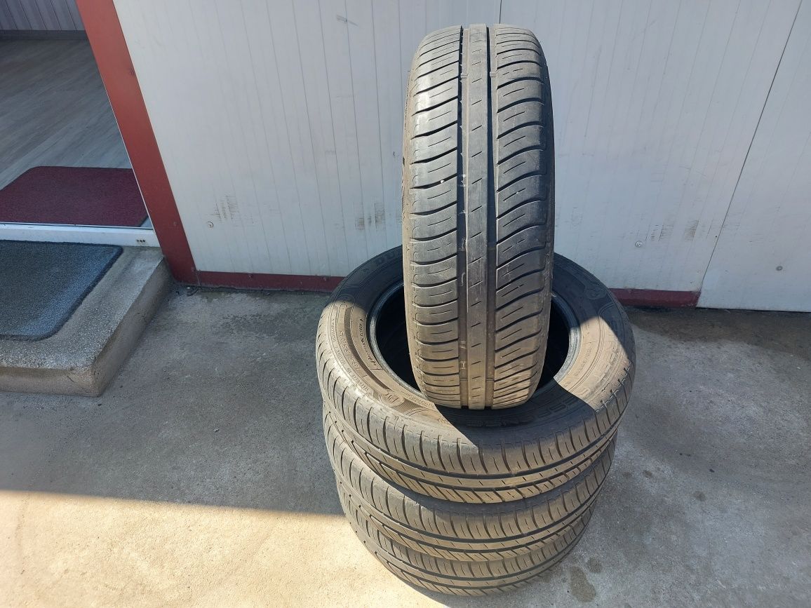 100 lei bucata! Set anvelope de vara 185 65 15 Dunlop