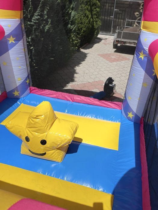 Loc de joaca gonflabil