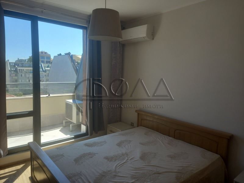 Продава се Двустаен апартамент в София, Център - 70 кв.м за 2815 €/кв.м - Снимка #4