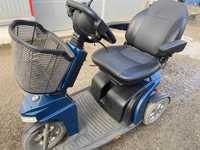 Vand tricicleta si scaun electric pentru persoane cu handicap