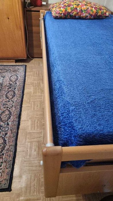 Електрическо легло с падащи бордове и повдигане на горнатадолната част