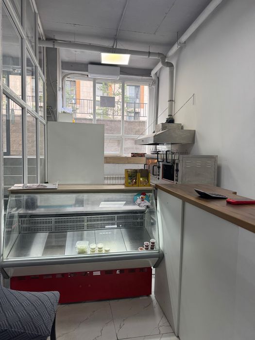 Продам витринный холодильник