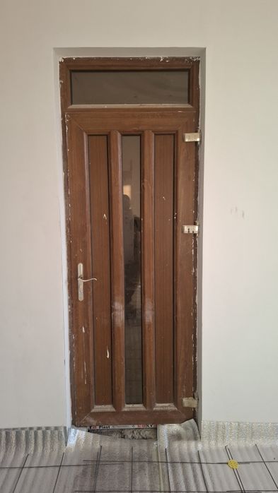 Энгелберг эшиклар сотилади