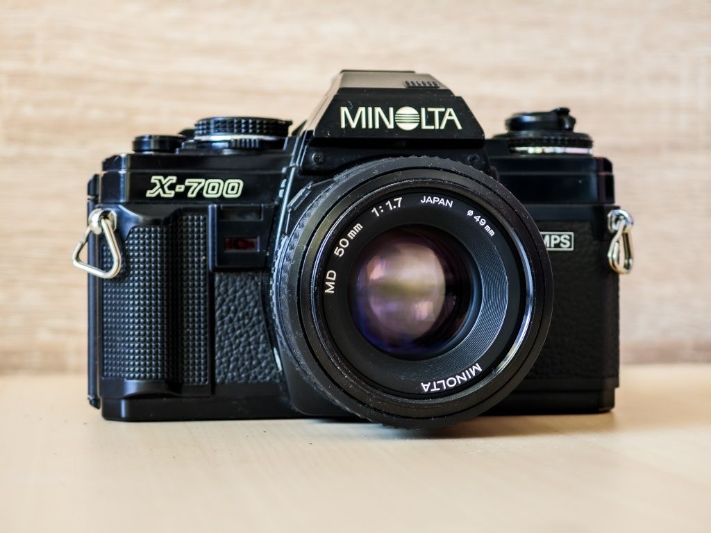 Minolta X700 (50mm F1.7)