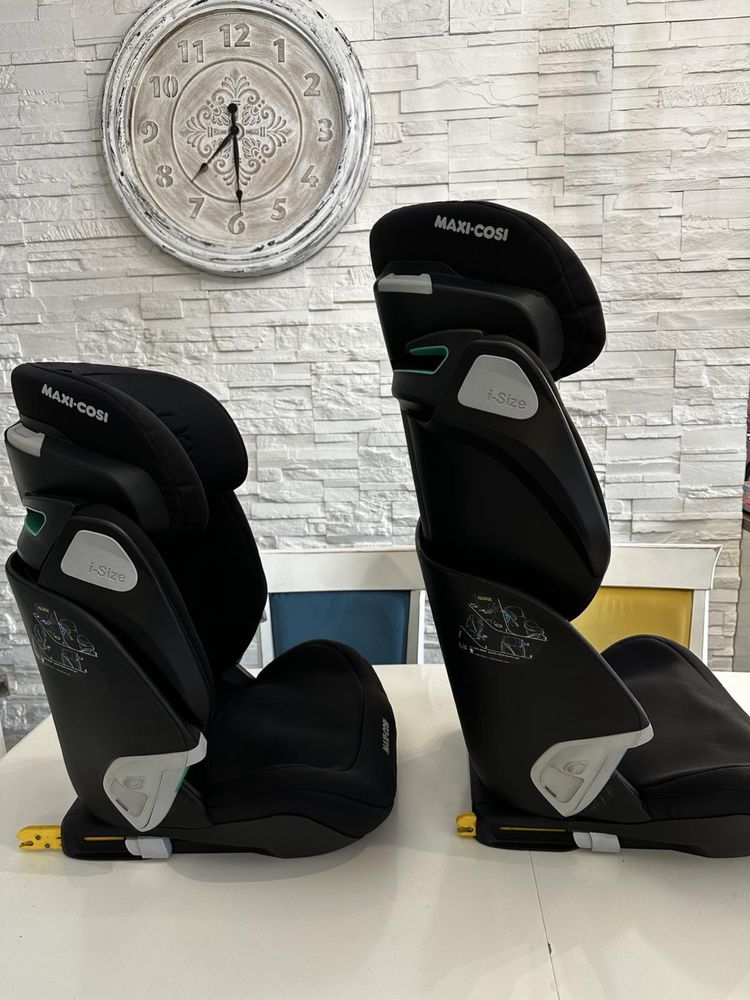 Продавам 2бр Стилче  за кола Maxi-Cosi Kore PRO I-Size ISOFIX