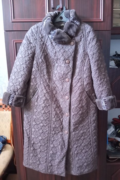 Продам зимнее пальто Корея