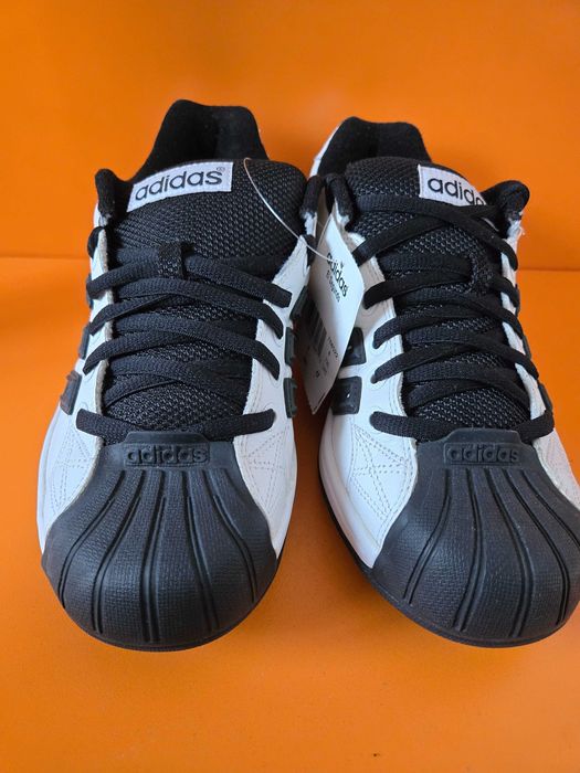 ADIDAS El Segundo чисто нови с етикет мъжки обувки ORIGINALS номер 42