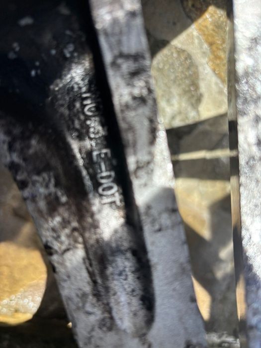 Продавам оригинални джанти с добри гуми за джип Хюндай 5x114,3.