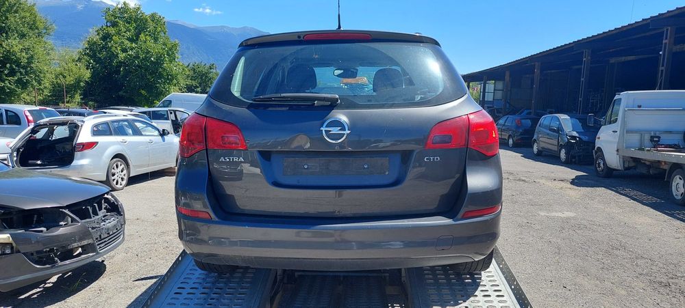 Opel Astra 1,7 CTDI, Опел Астра J на части!
Април 2010, Комби