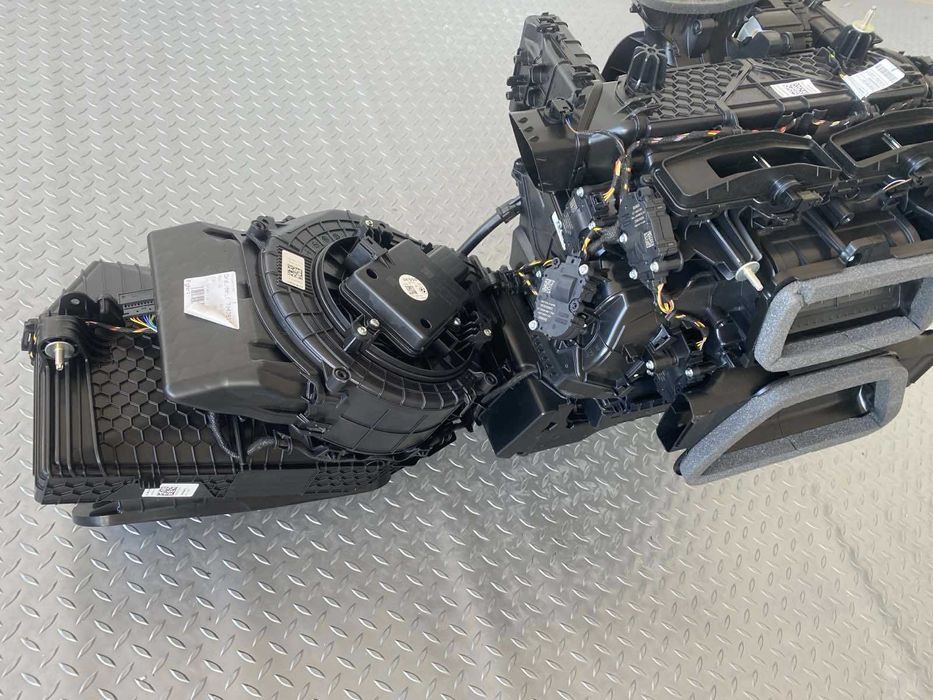 Нов модул панел климатик отопление BMW G60 G61 4B167F7