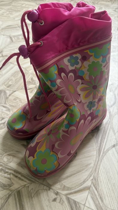 Продам резиновые сапожки на меху