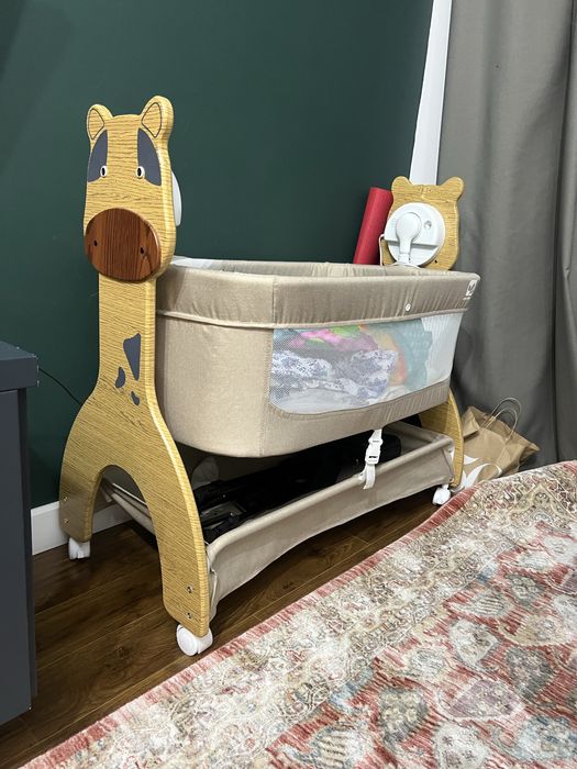 манеж для детей, кровать для детей