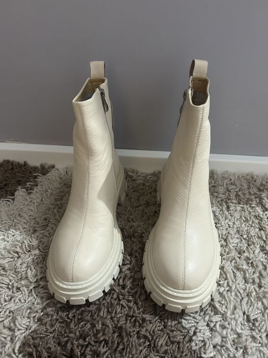 Ботинки кожаные демисезонные бежевые женские