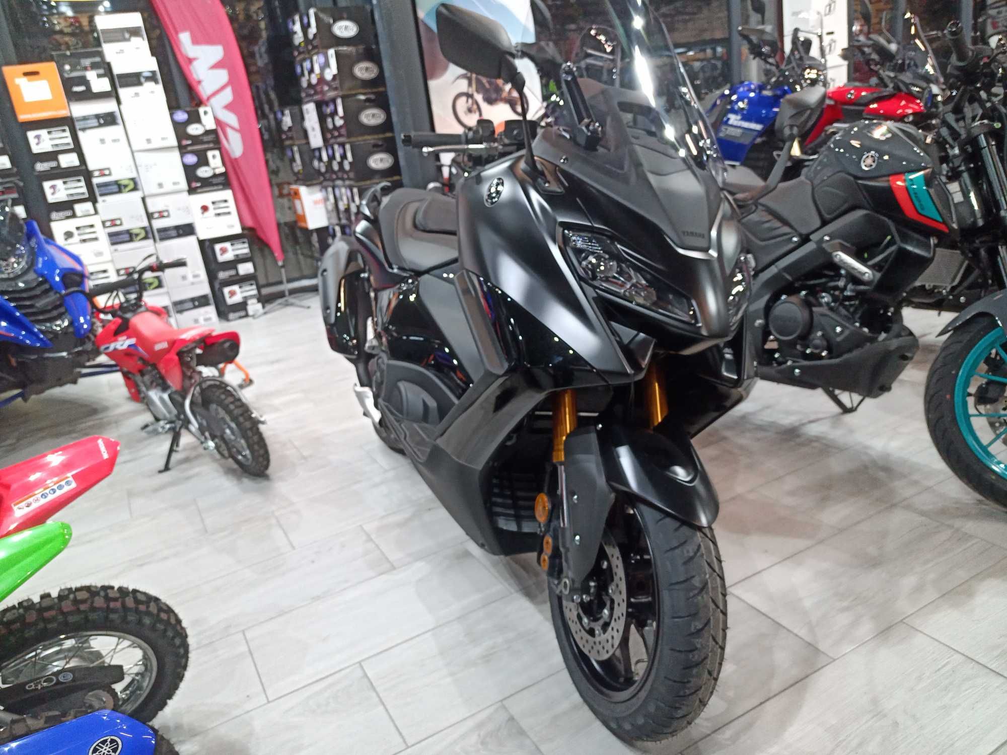 Yamaha TMax TechMax nou livrare prin EST BIKE Campina