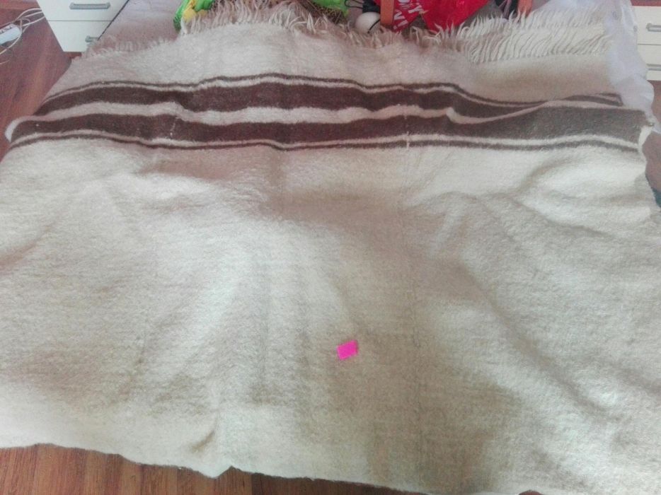 Вълнено одеяло 100%със размери- 260/180