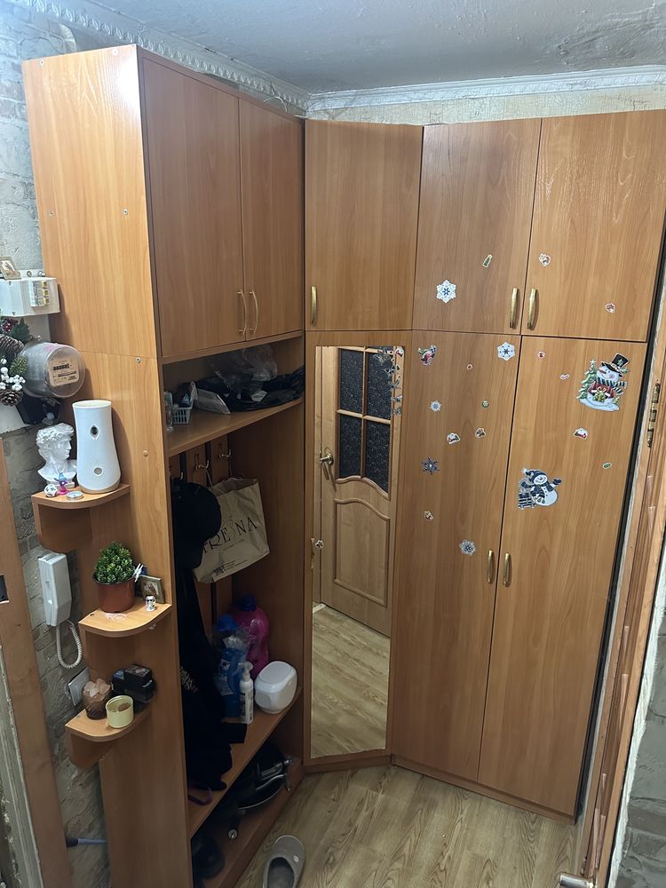 Продам шкаф в прихожию