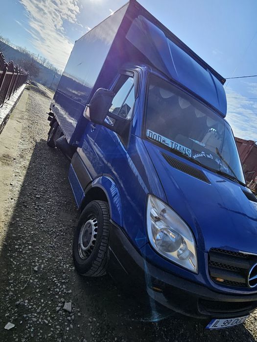 Vând Mercedes sprinter