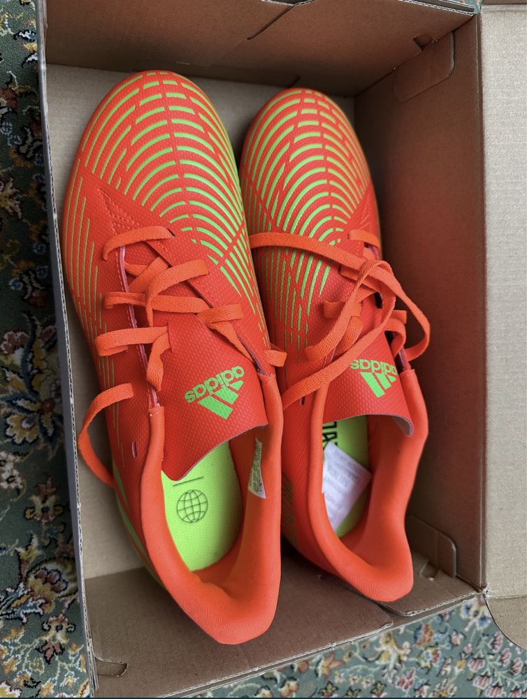 Продаю Adidas Predator