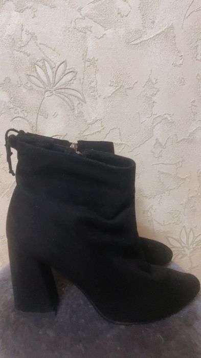 Ботильоны замша 39р