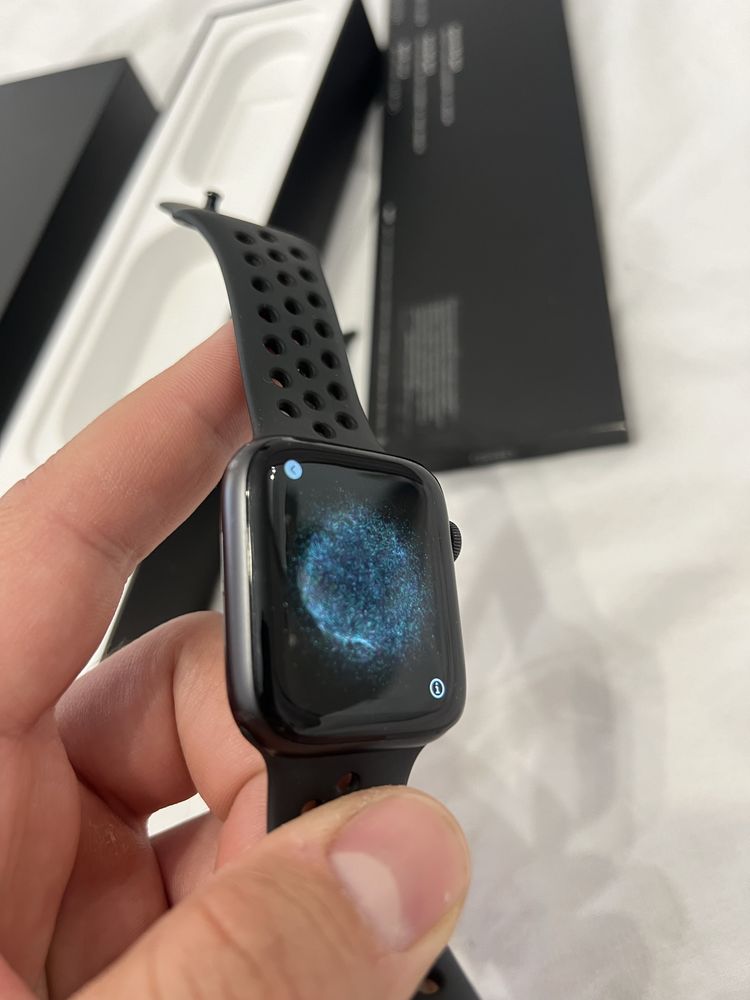 Apple Watch Nike  seria 5 44mm