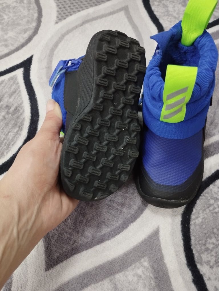 Adidas  за малки крачета