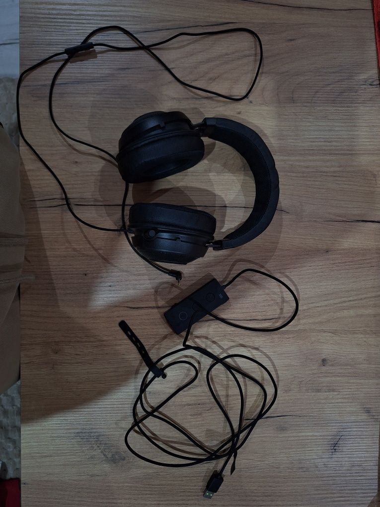 Gaming  headphones: Razer Kraken Tournament Edition