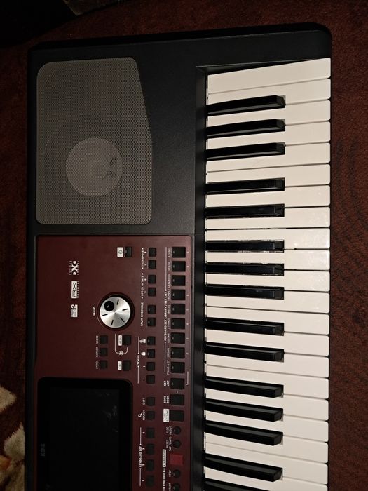Vând Korg PA700 NOU.