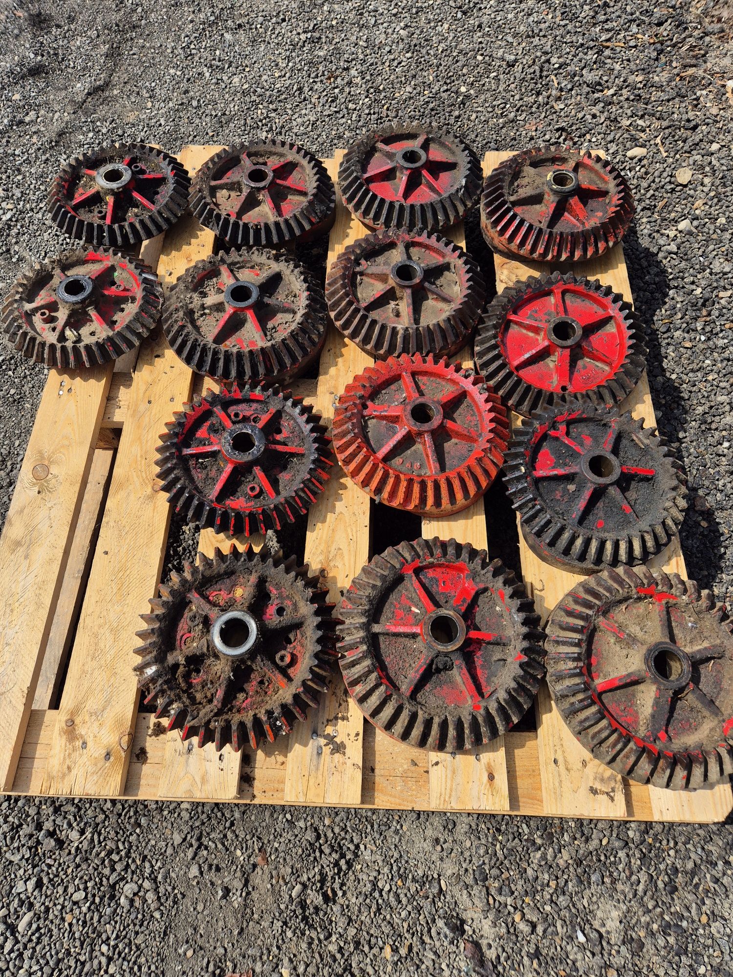 Pinion   Aparat   Legator  Arbore   Presa   Balotiera   Welger