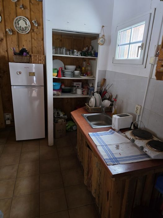 Vând cabana în Ocolisel, comuna Iara