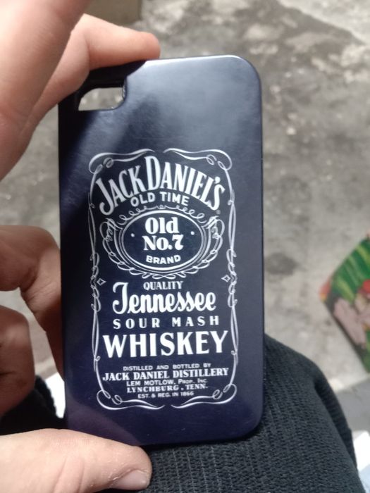 Айфон 4с требует замены АКБ