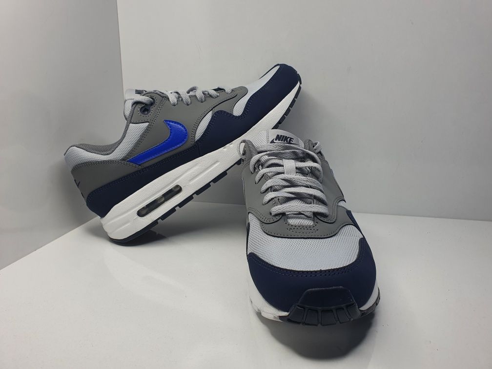 Маратонки Nike Air Max 1 

Чисто нови с кутия 

Размер 40 стелка 25 см