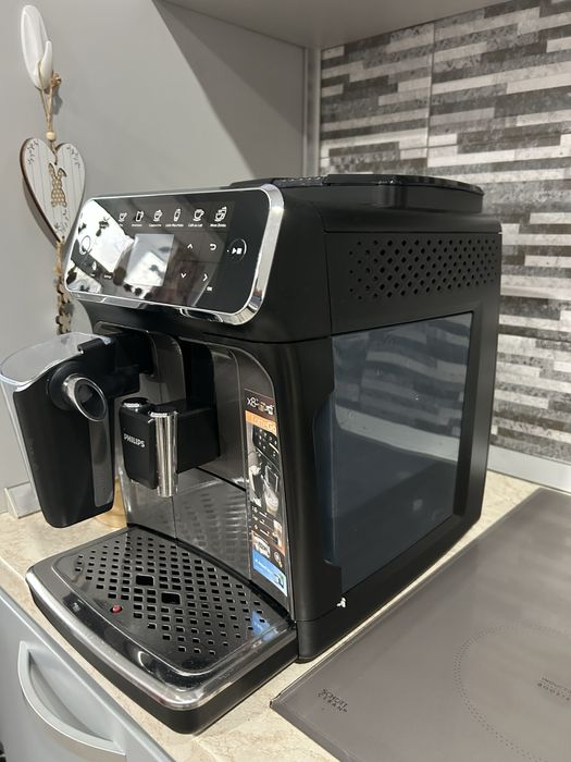 Espressor automat Philips seria 4300 Ep4349/70, lattego, 8 bauturi