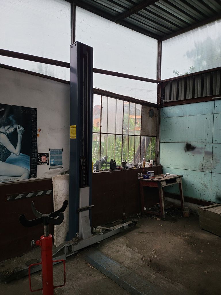 Дава се под наем Гараж / Паркомясто в София, Надежда 1 - 40 кв.м за 765 € - Снимка #1