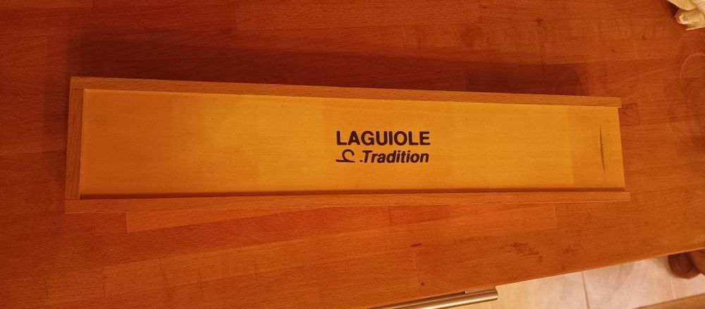 Продавам нож за отваряне на шампанско Laguiole tradition