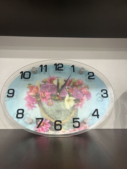 Часы настенные отдам бесплатно