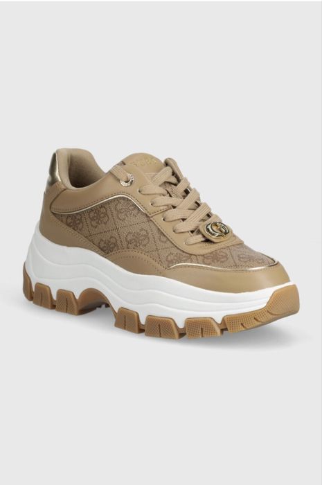 Vând sneakers din colecția Guess