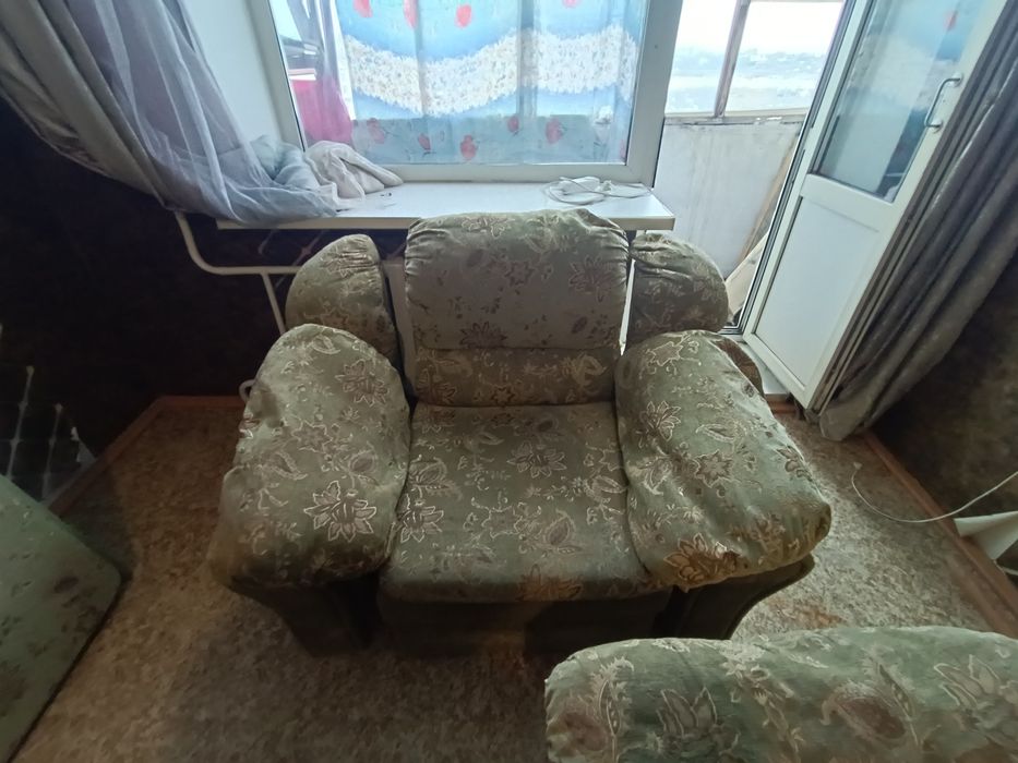 Отдам бесплатно мягкий уголок