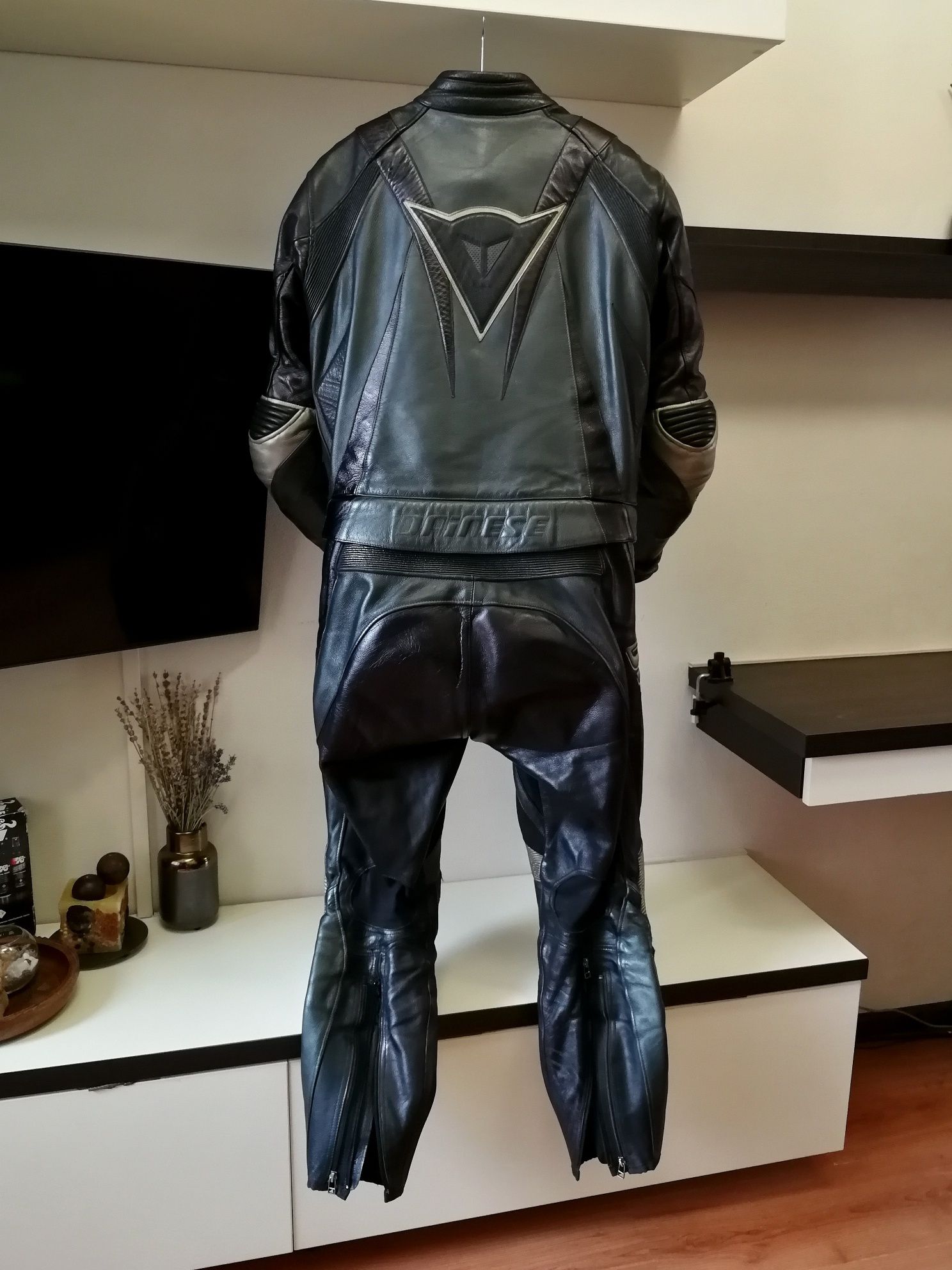 Costum moto piele ,IT 50 Dainese /Combinezon moto, negru