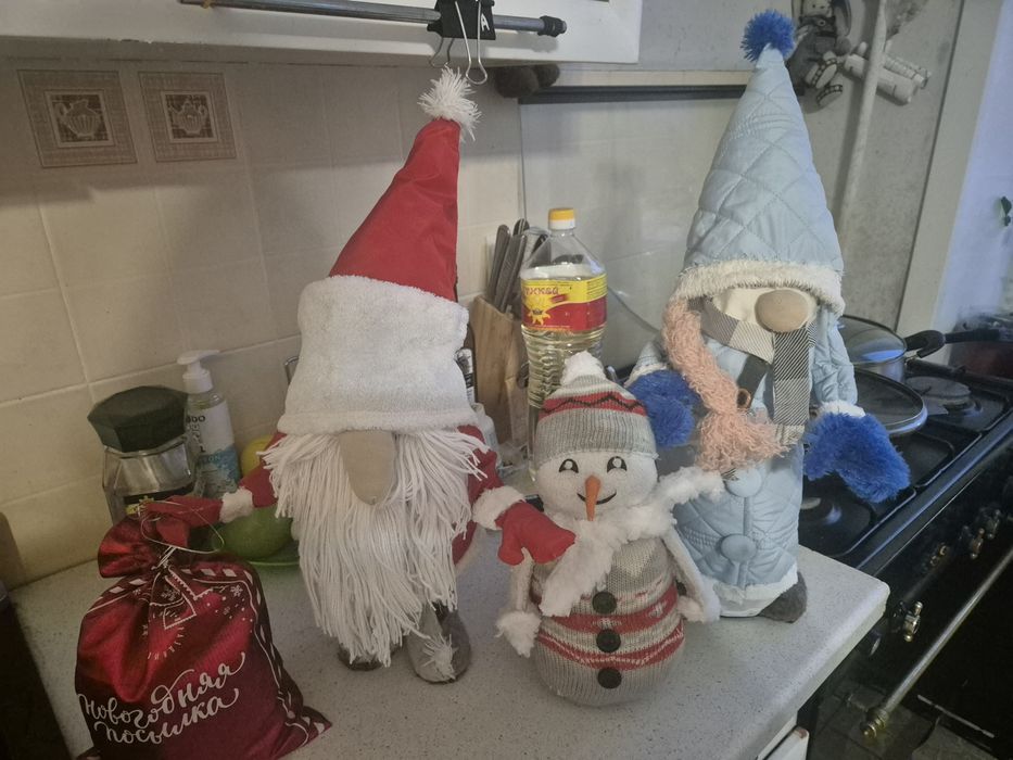 Продам дед мороза снегурочку и снеговика, скандинавские гномы