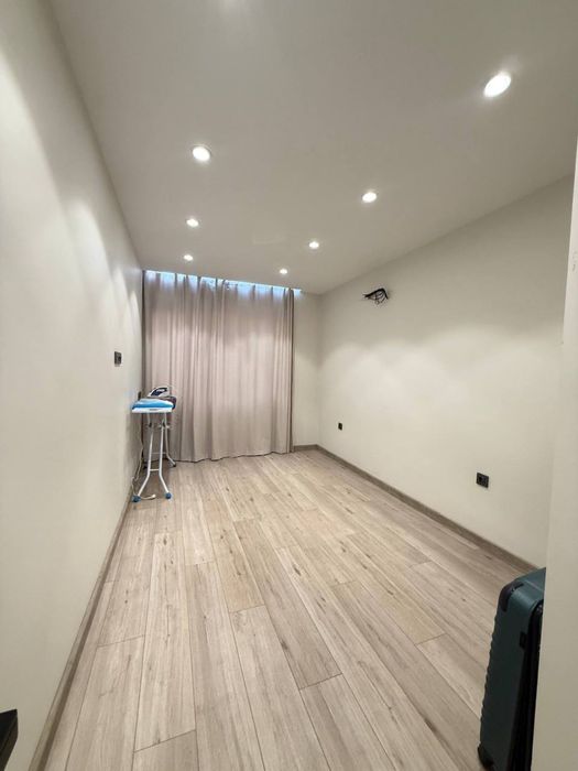 на: Ул ТаллиМаржон Мирабадский район.  Ор.р: Парк Фуркат