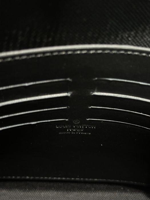 КАТО ЧИСТО НОВ Louis Vuitton Clutch