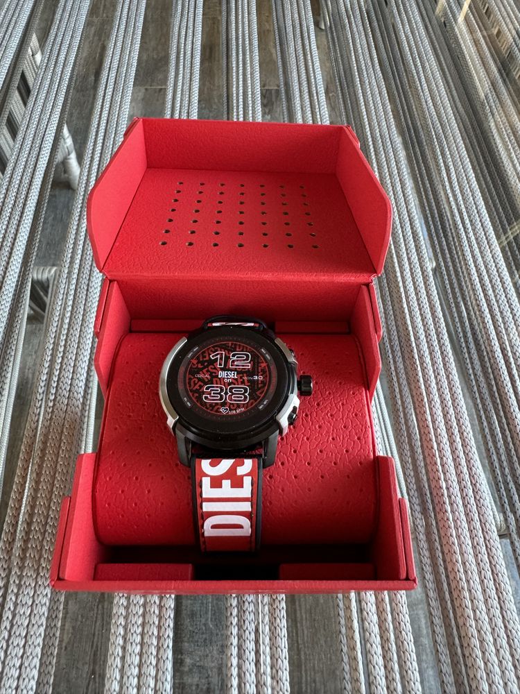 Diesel ON Smartwatch DZT2041 ** NOU / NEACTIVAT **