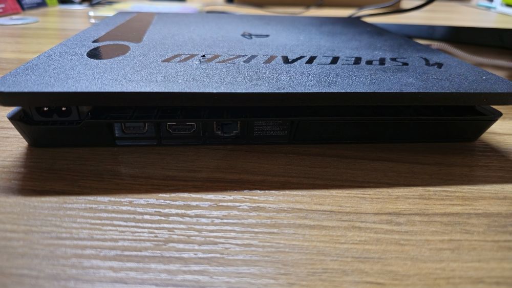 Плейстейшън 4 слим 500гб PLAYSTATION 4 500GB