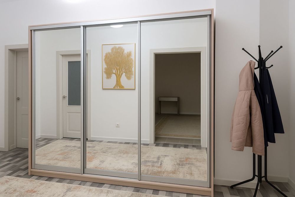 Большой шкаф в прихожую